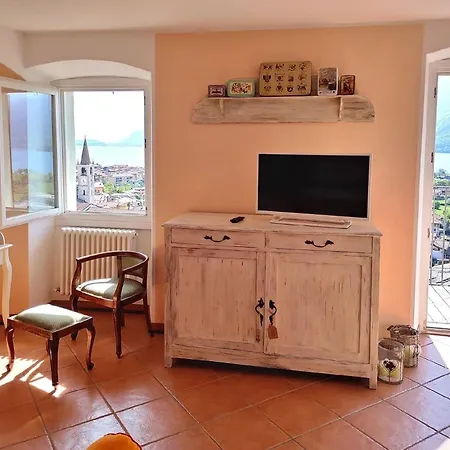 Moderne Ferienwohnung Mit Wunderbarem Seeblick Und Pool דירה Consiglio di Rumo