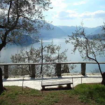 דירה Moderne Ferienwohnung Mit Wunderbarem Seeblick Und Pool *